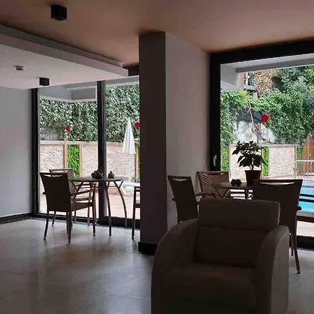 1+1 In Elite Apartment